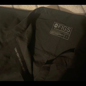 Figs mandarin scrub top